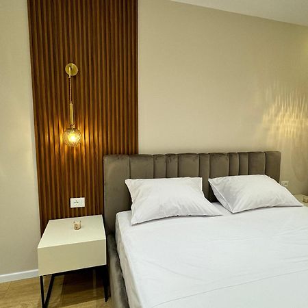 E&R Apartments At Myslym Shyri Tirana Extérieur photo