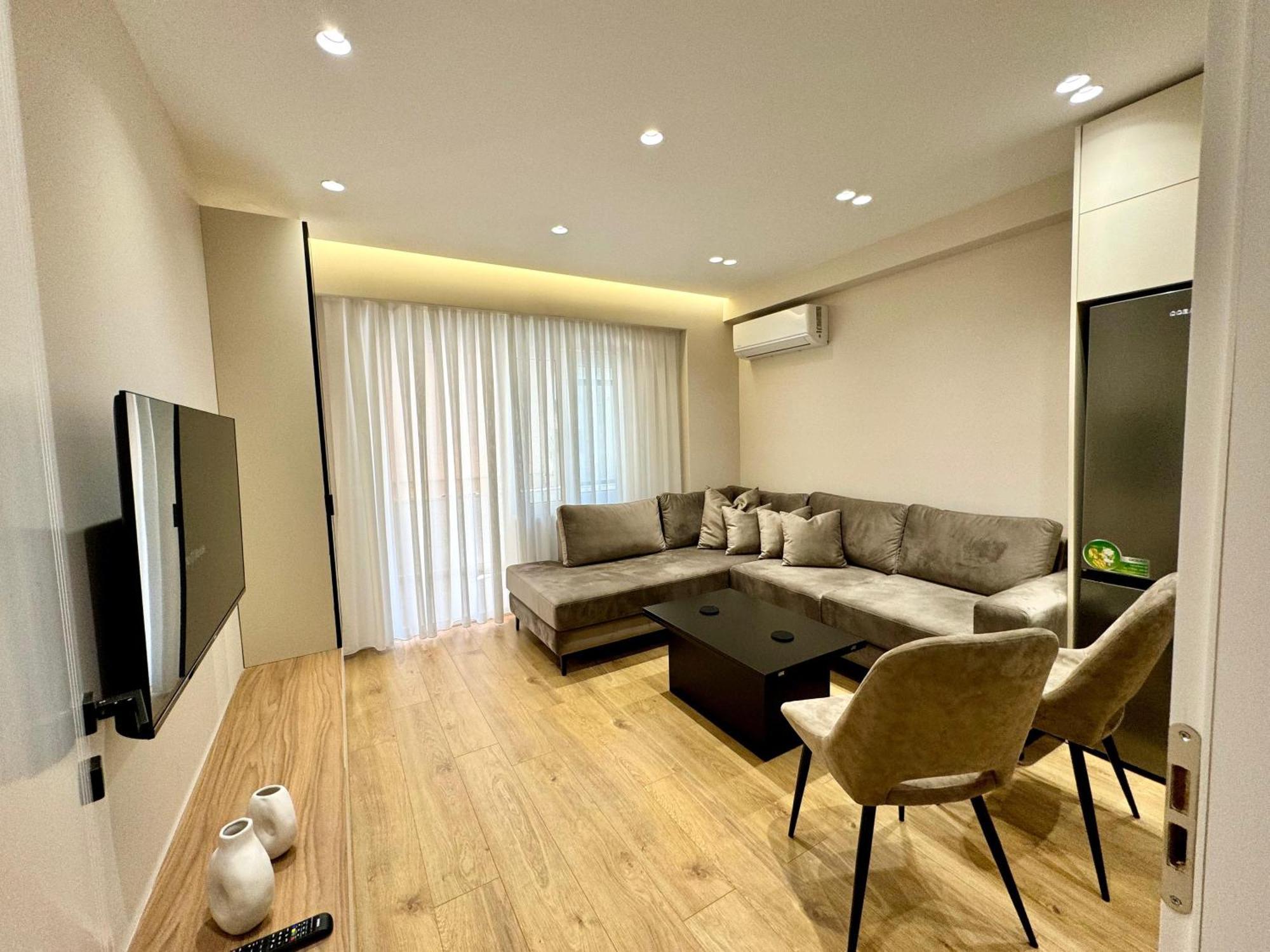 E&R Apartments At Myslym Shyri Tirana Extérieur photo