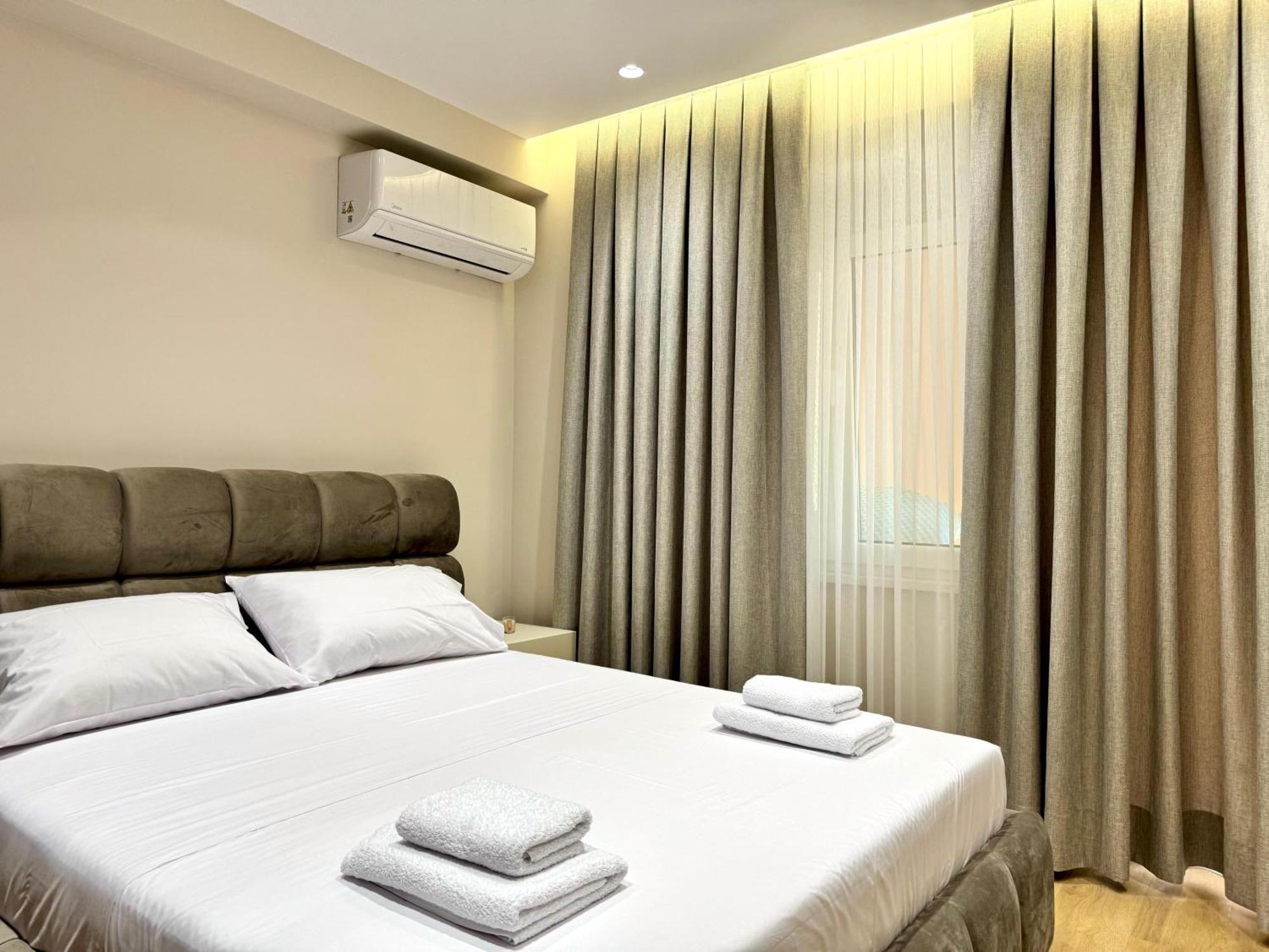 E&R Apartments At Myslym Shyri Tirana Extérieur photo