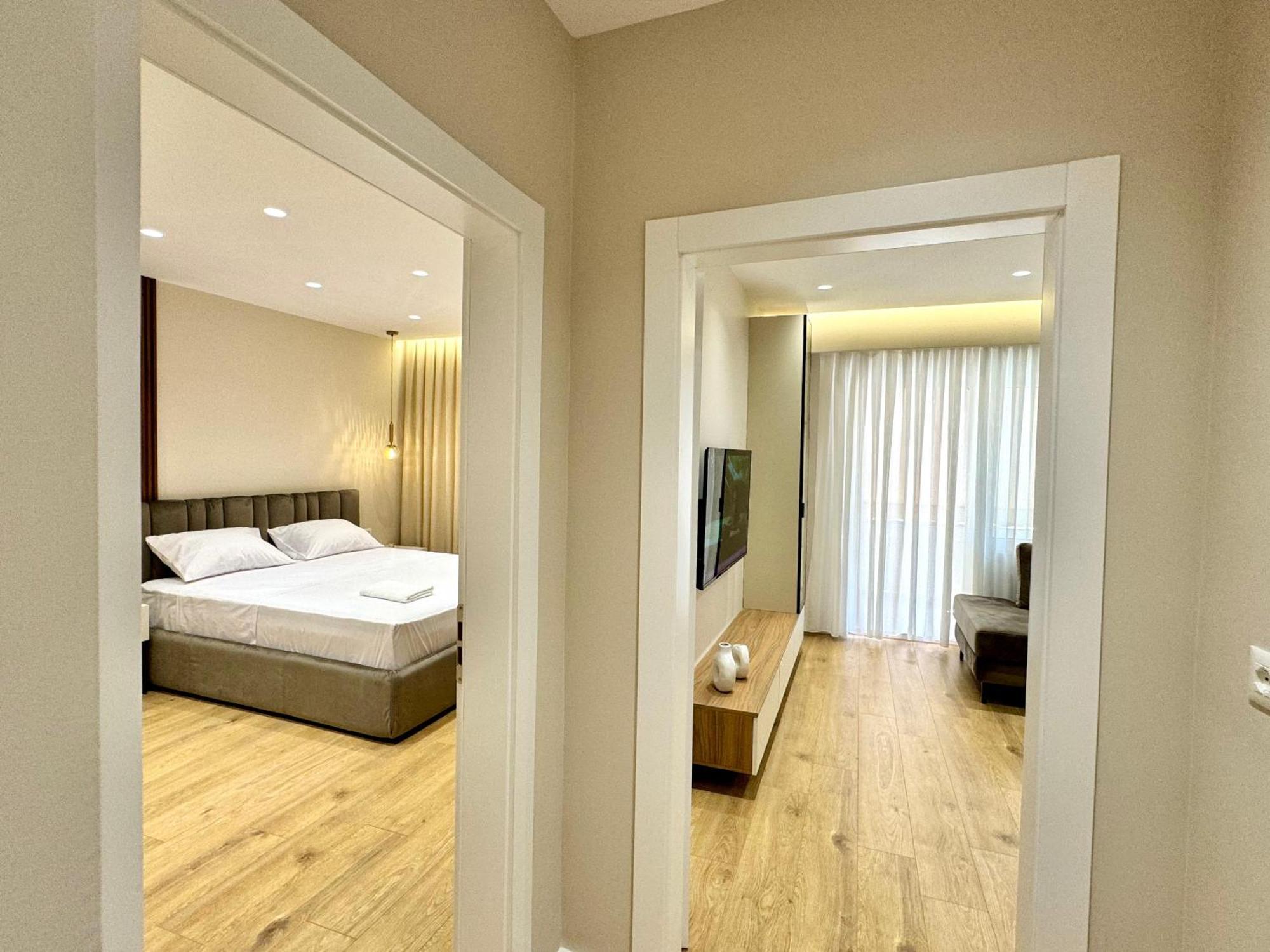 E&R Apartments At Myslym Shyri Tirana Extérieur photo