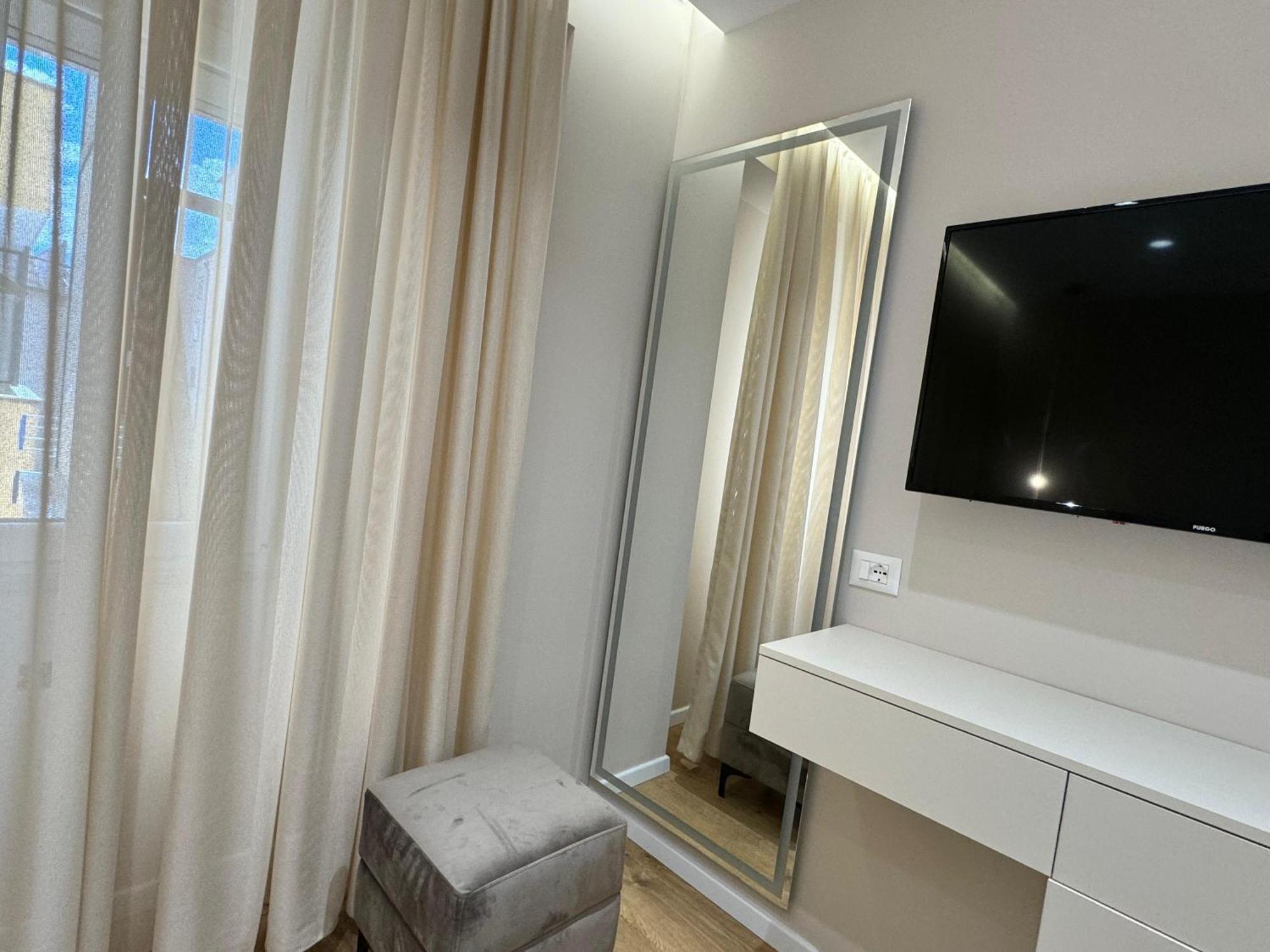 E&R Apartments At Myslym Shyri Tirana Extérieur photo
