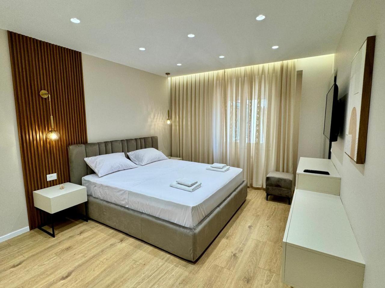 E&R Apartments At Myslym Shyri Tirana Extérieur photo