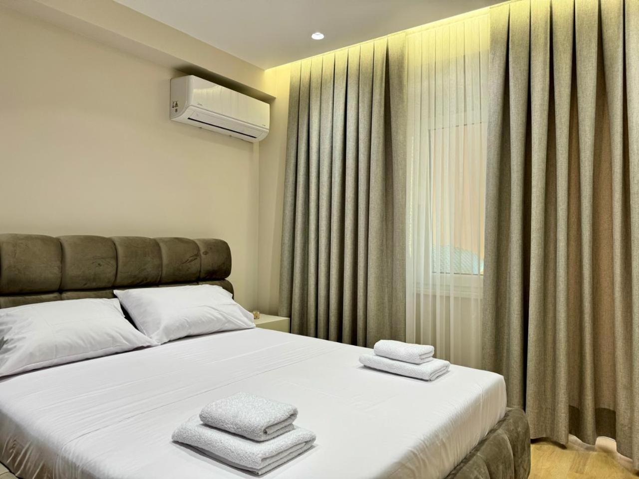 E&R Apartments At Myslym Shyri Tirana Extérieur photo