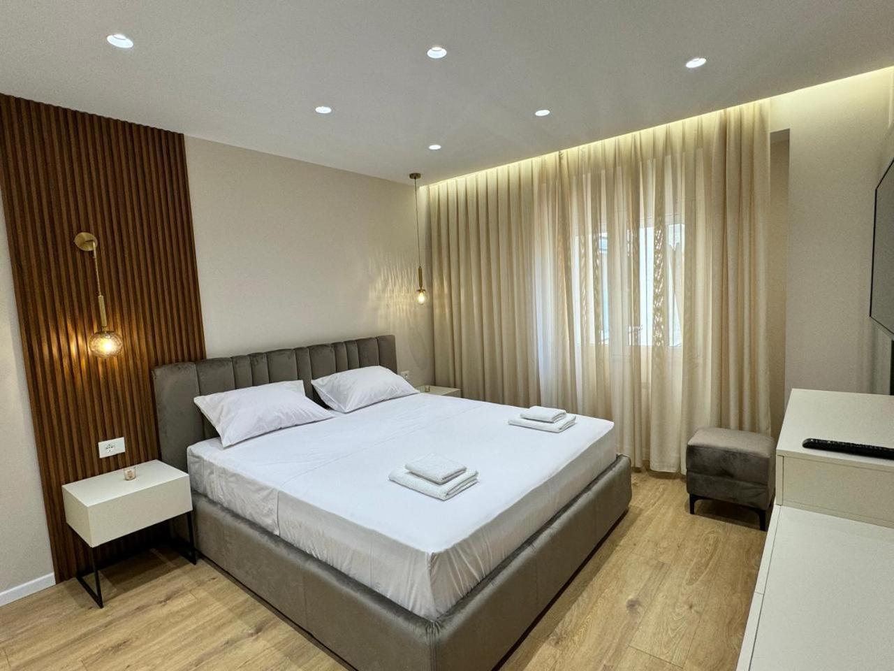 E&R Apartments At Myslym Shyri Tirana Extérieur photo