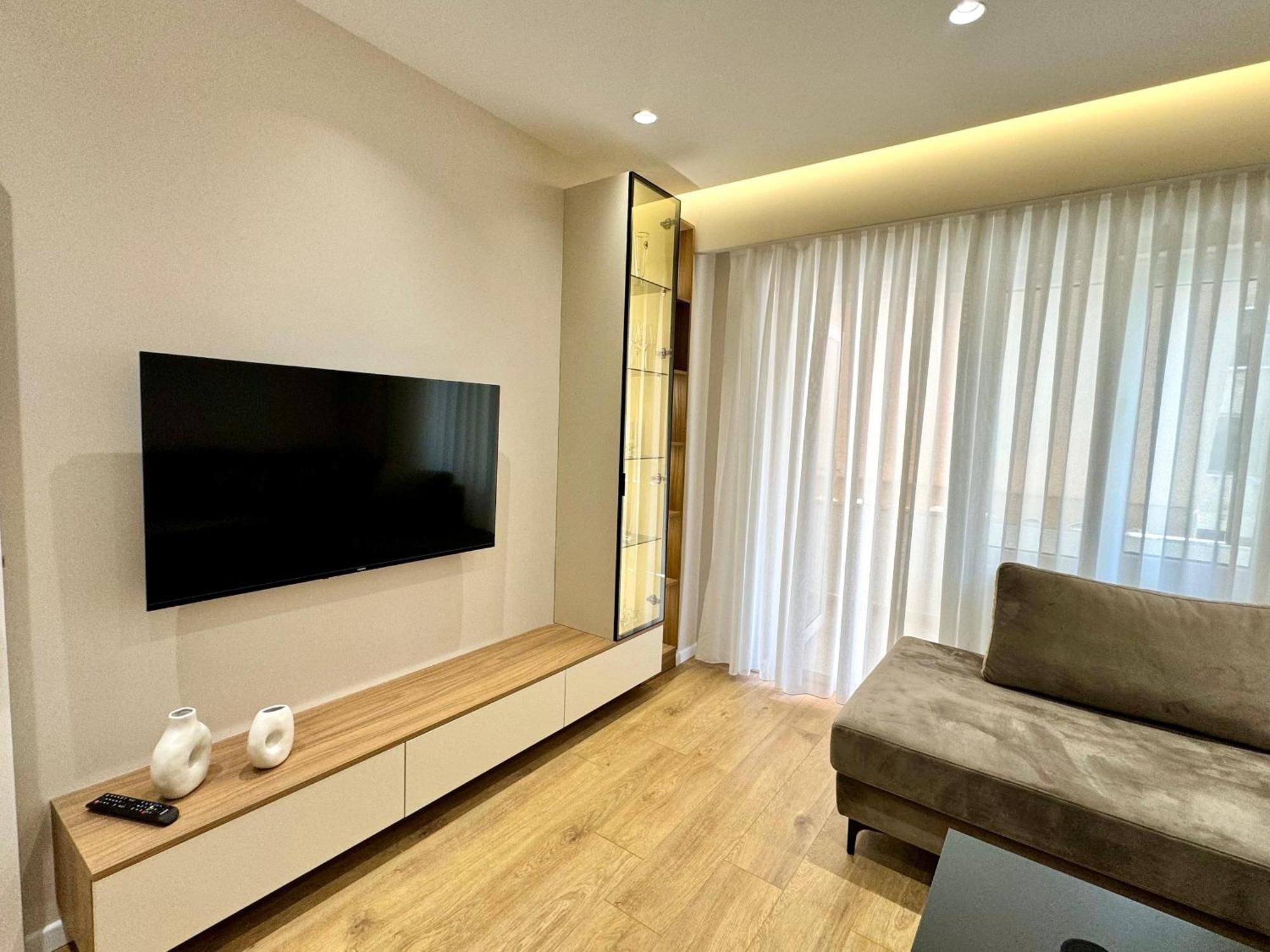 E&R Apartments At Myslym Shyri Tirana Extérieur photo