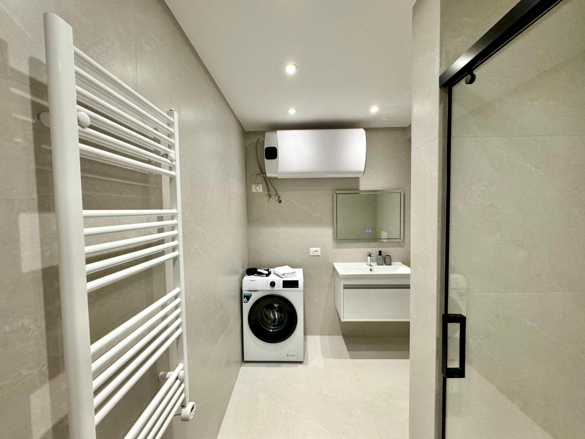 E&R Apartments At Myslym Shyri Tirana Extérieur photo